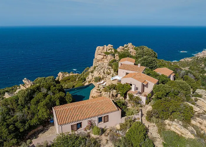 Il Faro Di Cyrano Villa Costa Paradiso
